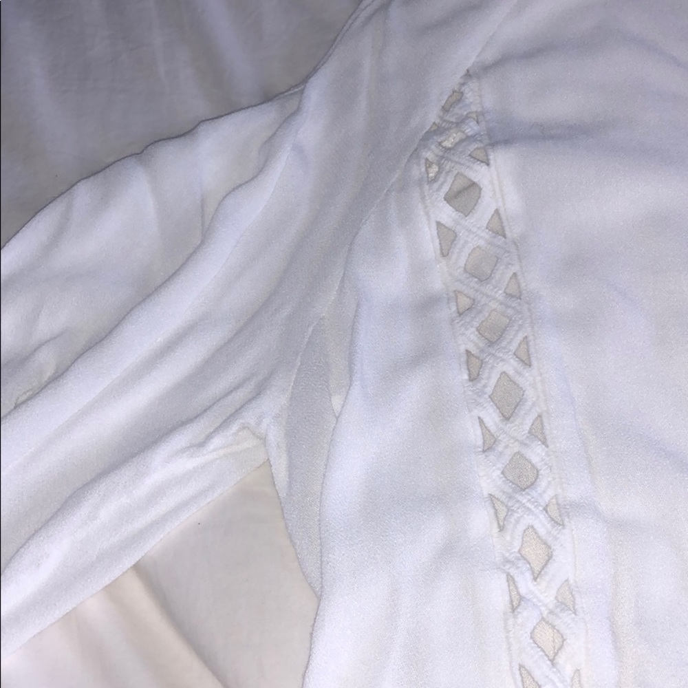 blouse - Picture 2 of 4